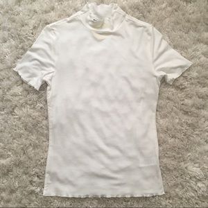 NWT White Lettuce Edge Top 🖤